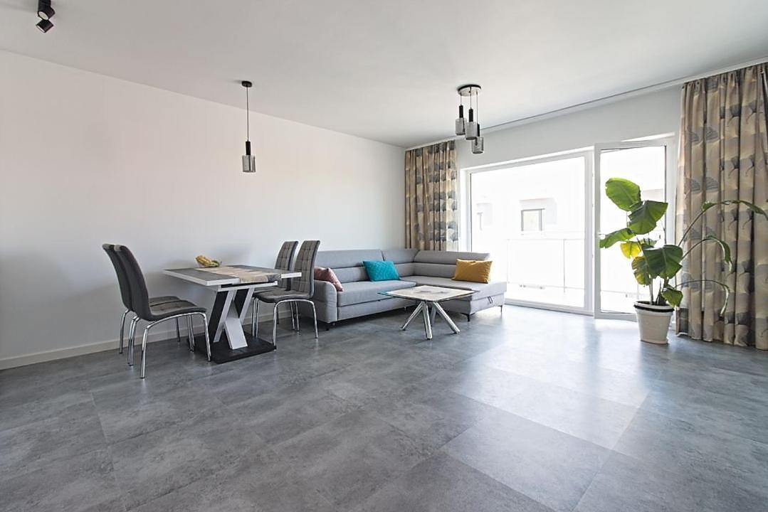 Varsovia 19 Parking Apartment *